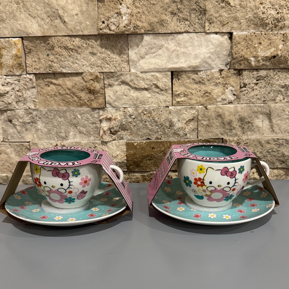 Hello Kitty Floral Teacups 2 ct